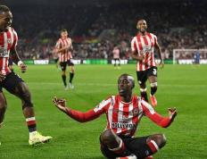 IM体育下载-曼联大力回击，客场击败劲敌