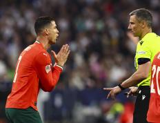 IM体育在线注册-关于葡萄牙遭遇乌克兰逼平，欧洲杯预选赛困境重重的信息