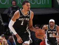 IM体育网页版登录入口-关于广东队轻取马刺，莫兰特点燃赛场的信息