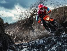 IM体育网页版登录入口-蓝鹰之翼与亚洲铁壁，福登一锤定音，拉齐奥巅峰对决险胜韩国劲旅