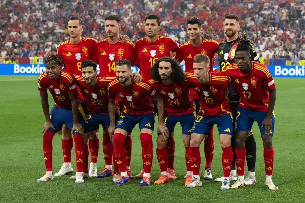 IM体育下载-葡萄牙集体发威，欧洲预选赛晋级在望的简单介绍