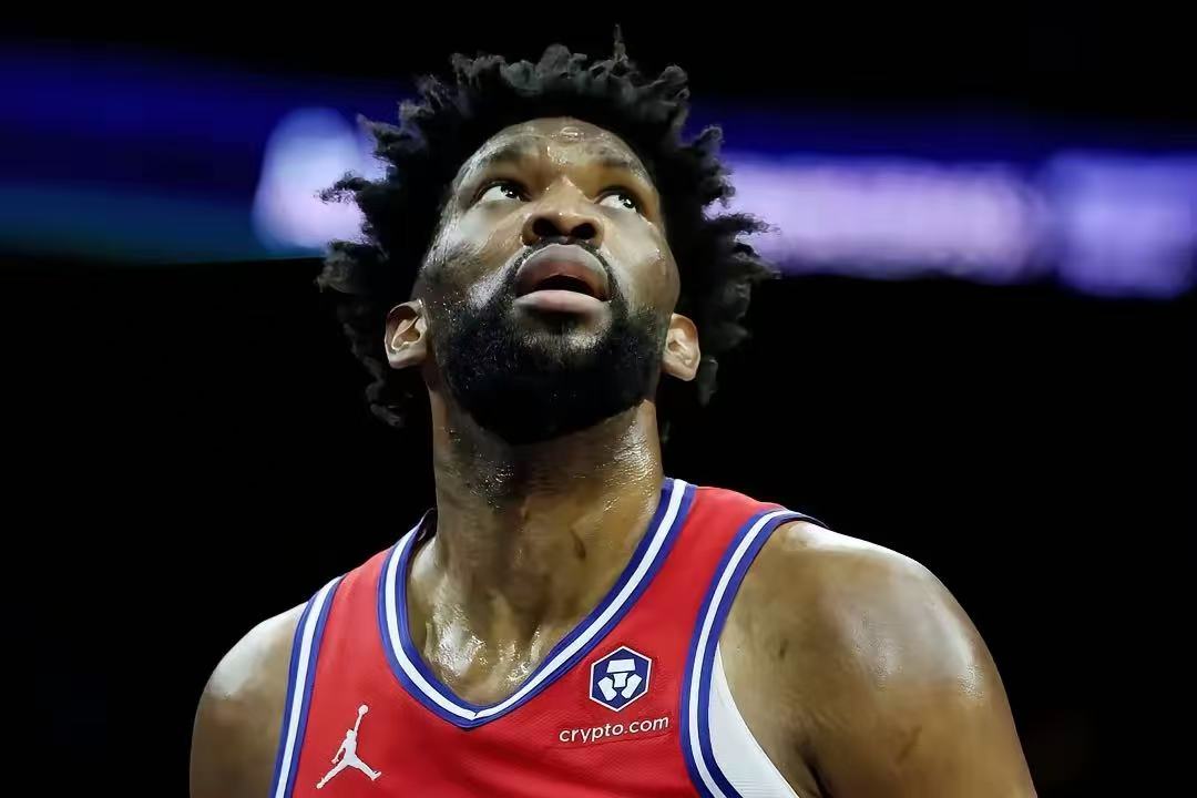 IM体育注册链接-关于恩比德轰46+15+7：76人大幅度领先擊退黄蜂的信息