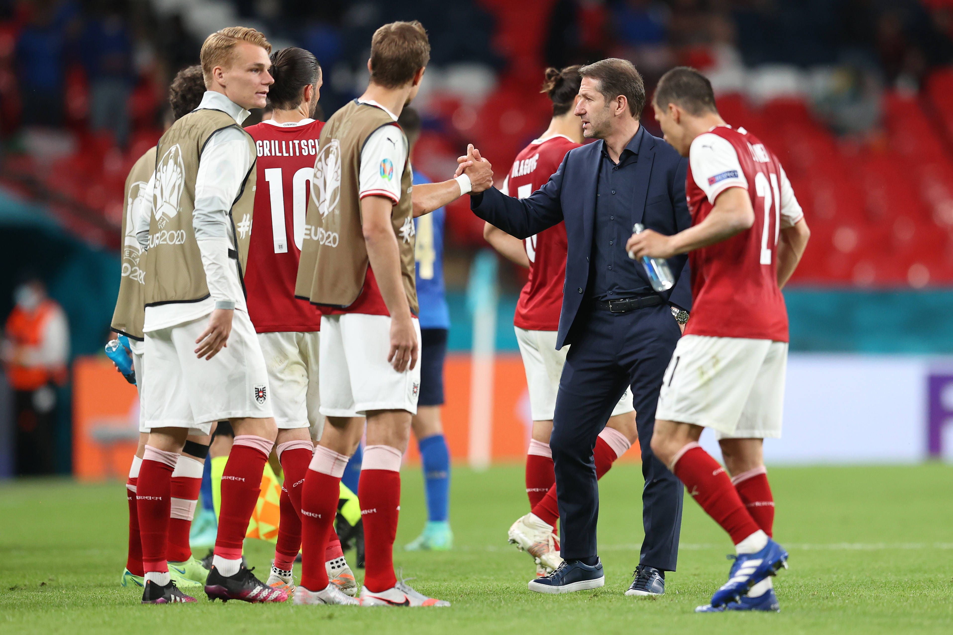 IM体育app-欧国联赛火爆进行中，球队获胜夺冠