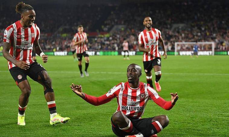 IM体育下载-曼联大力回击，客场击败劲敌