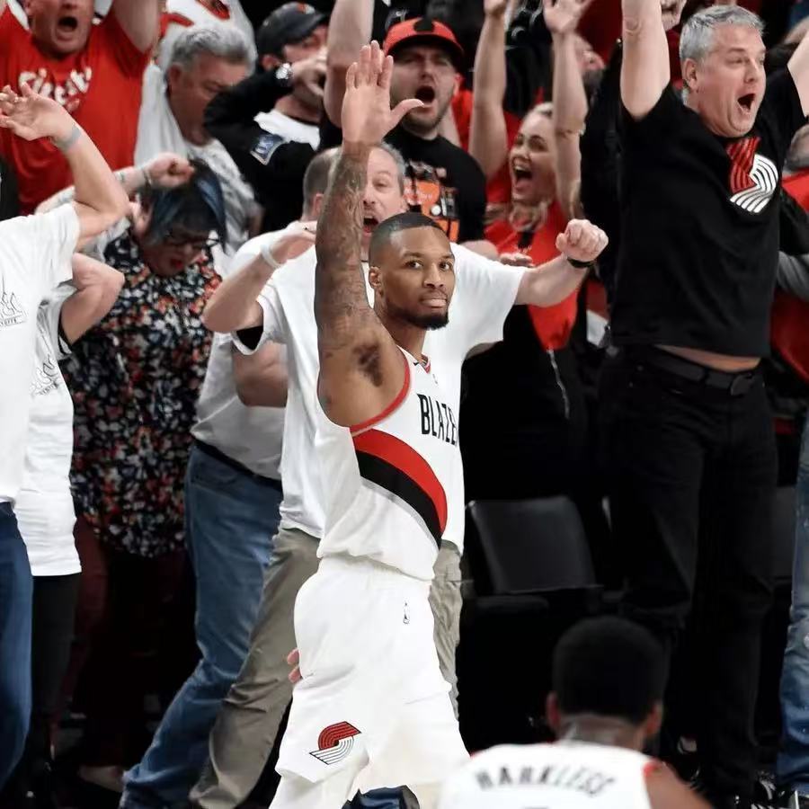 IM体育动画直播通道-开拓者逆转胜，利拉德狂砍分