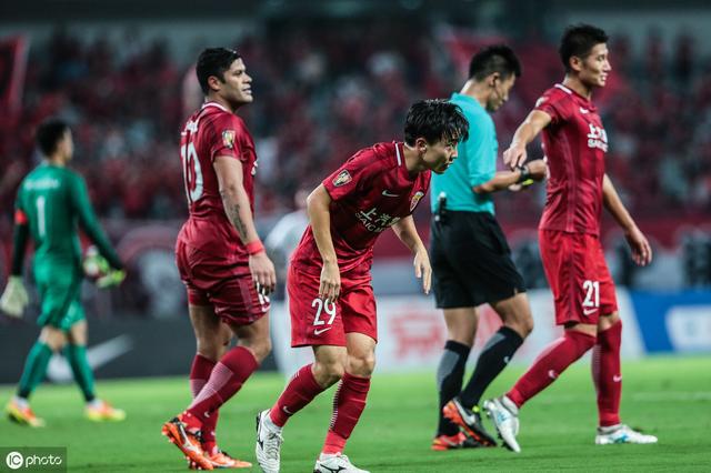 IM体育注册链接-包含上港后防线表现稳健，保持比赛不丢球记录的词条