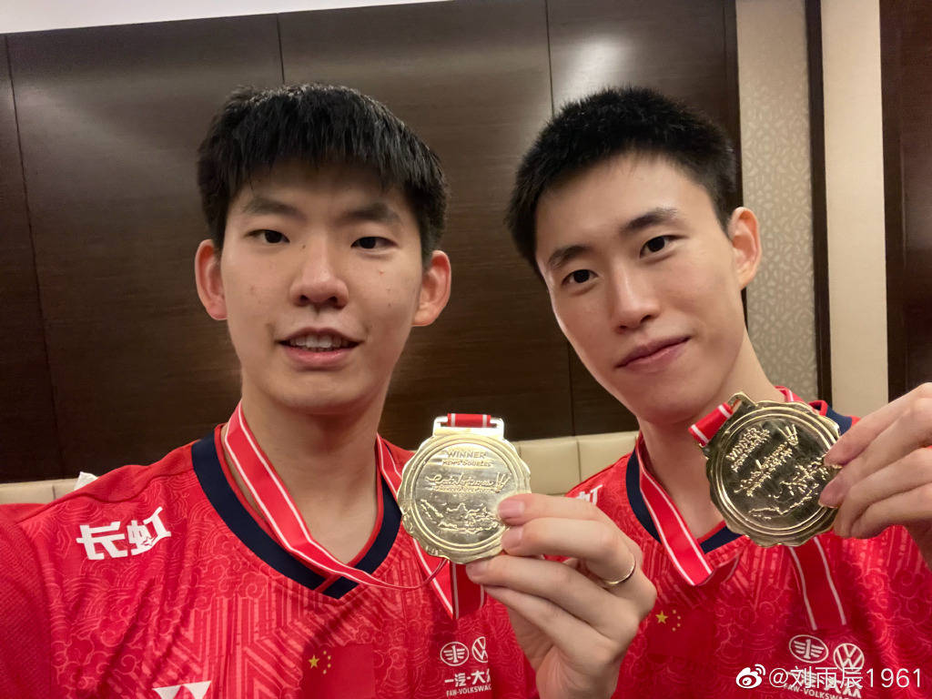 IM体育官方网-韩国羽毛球队逆转印尼羽毛球队，李宗伟制霸全场的简单介绍