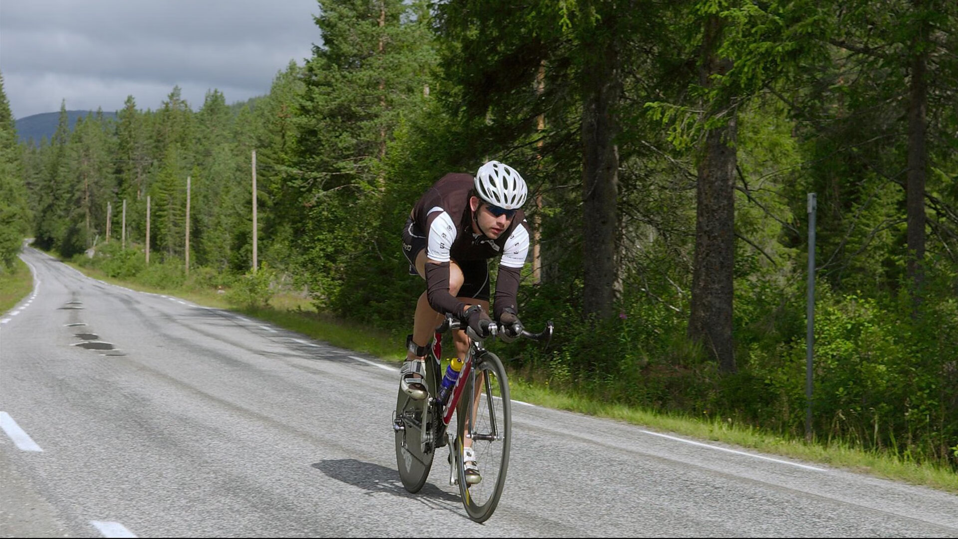 IM体育官方平台-雄鹿踏平76人，保罗成为关键先生，一场战术与意志的胜利